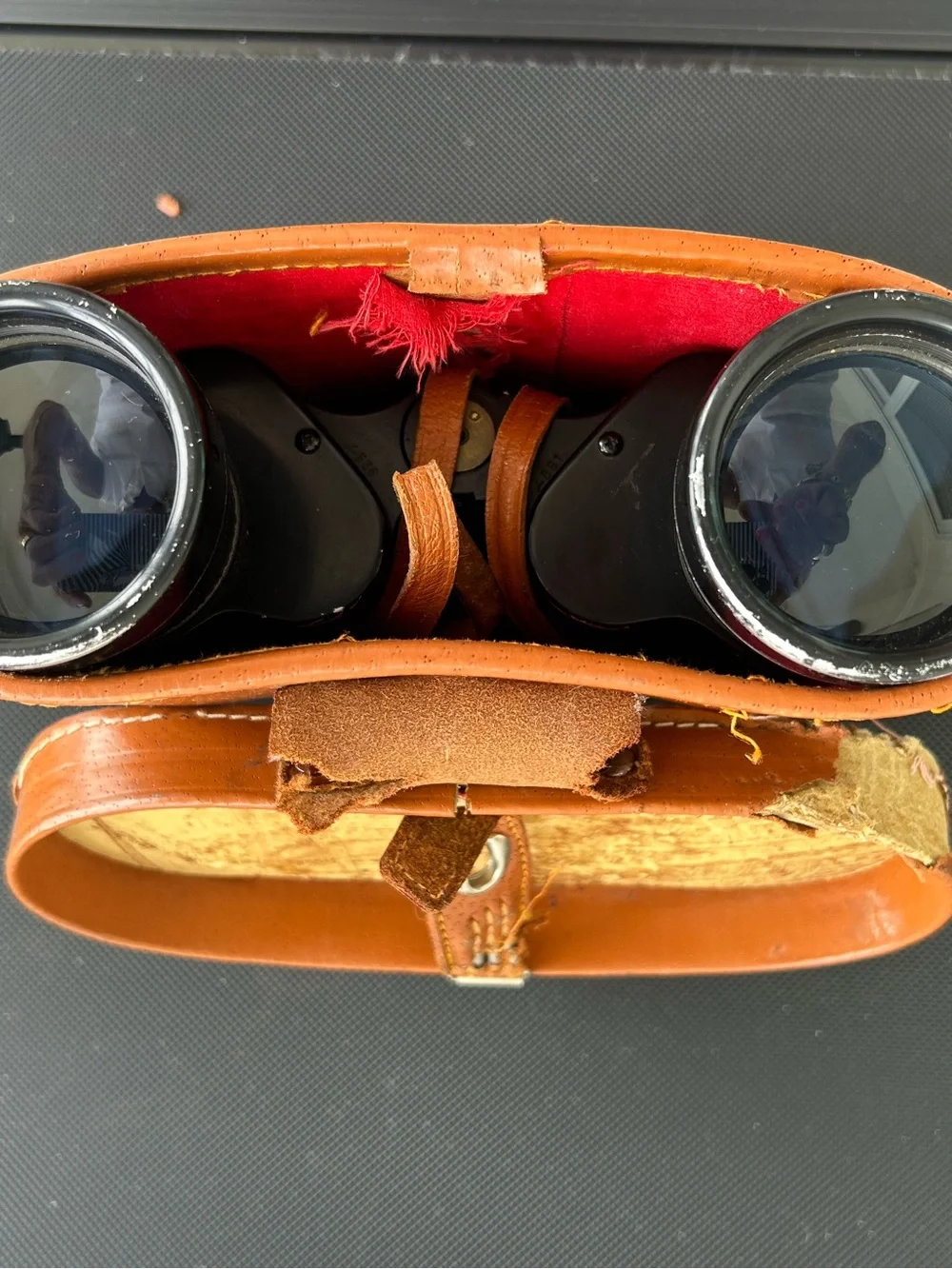 Vintage Binoculars with leather case. 10 x 50 Ranger Deluxe